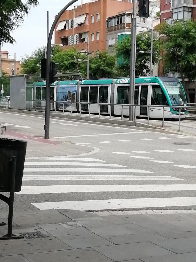 Ahllenrock Como Un Hotel, Pero Solo Para Ti Cornellà de Llobregat Eksteriør billede